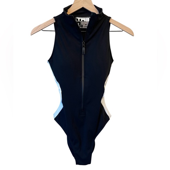 TA3 Sleeveless Surfy Black and White Women's One Piece Swimsuit 🔥🔥🔥 - Picture 12 of 13